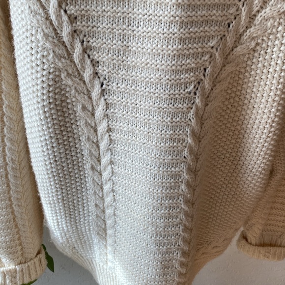 🎉 GORGEOUS COZY SUNDANCE CARDIGAN ‼️ - Picture 9 of 15